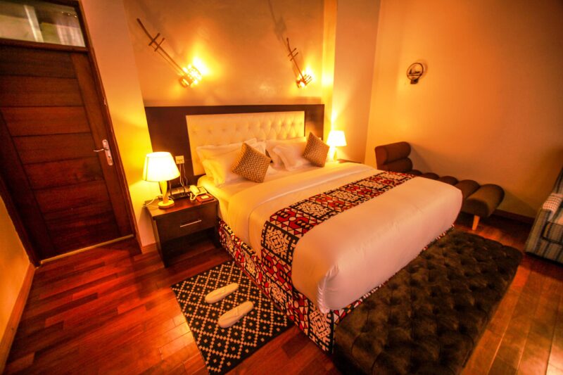 Gorilla Heights Lodge Bwindi - Family cottage master bedroom