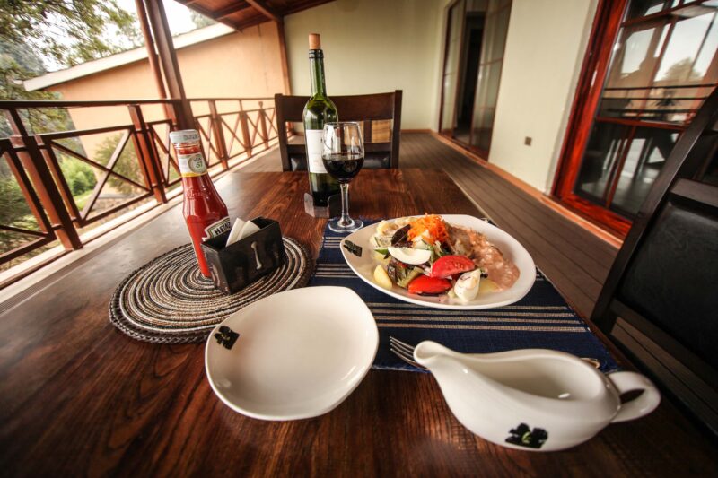 Gorilla Heights Lodge Bwindi - outdoor restaurant